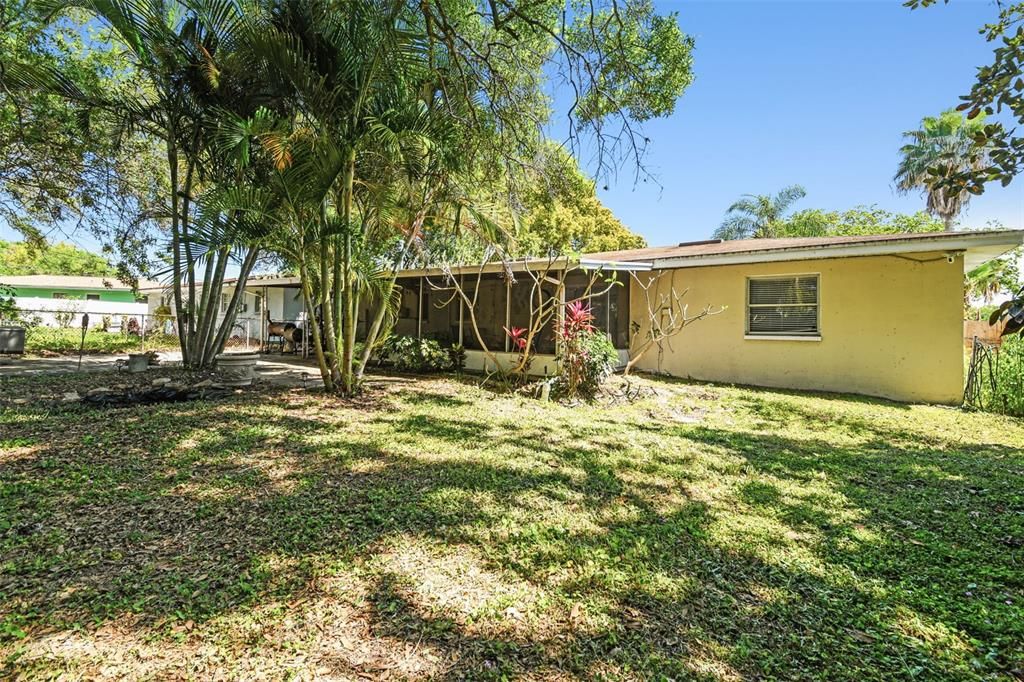 For Sale: $384,900 (3 beds, 2 baths, 1066 Square Feet)