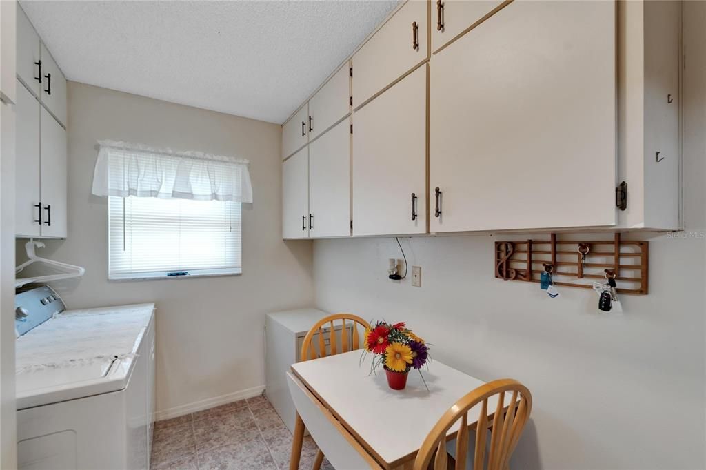 Active With Contract: $289,900 (2 beds, 2 baths, 1756 Square Feet)