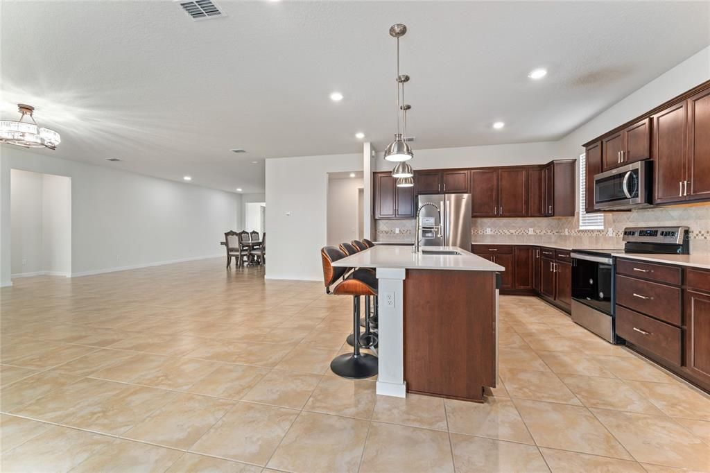 Active With Contract: $3,000 (4 beds, 3 baths, 2900 Square Feet)