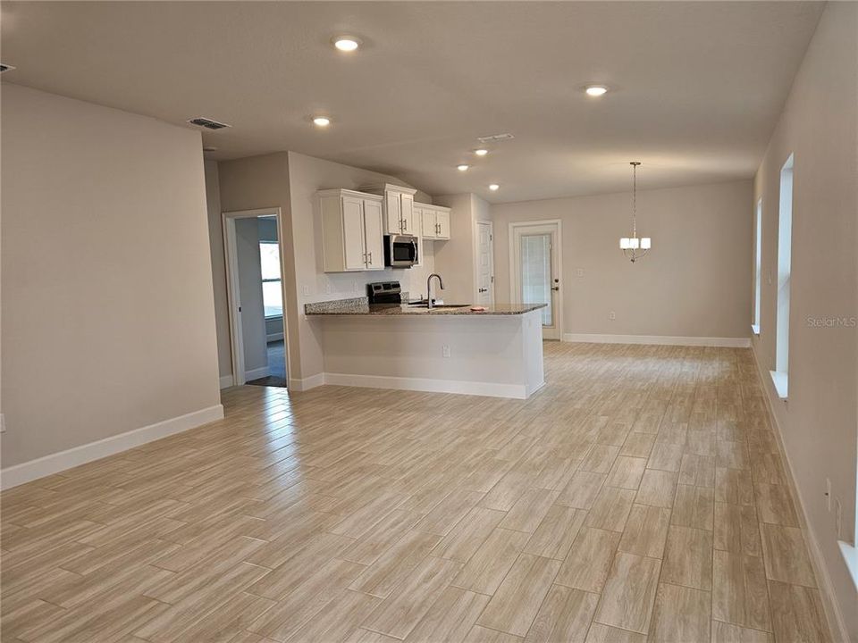 For Rent: $2,195 (3 beds, 2 baths, 1451 Square Feet)