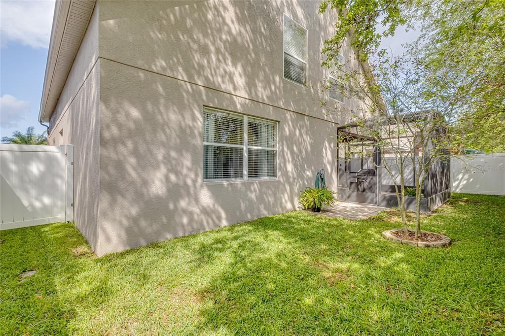 Active With Contract: $585,000 (4 beds, 2 baths, 2584 Square Feet)