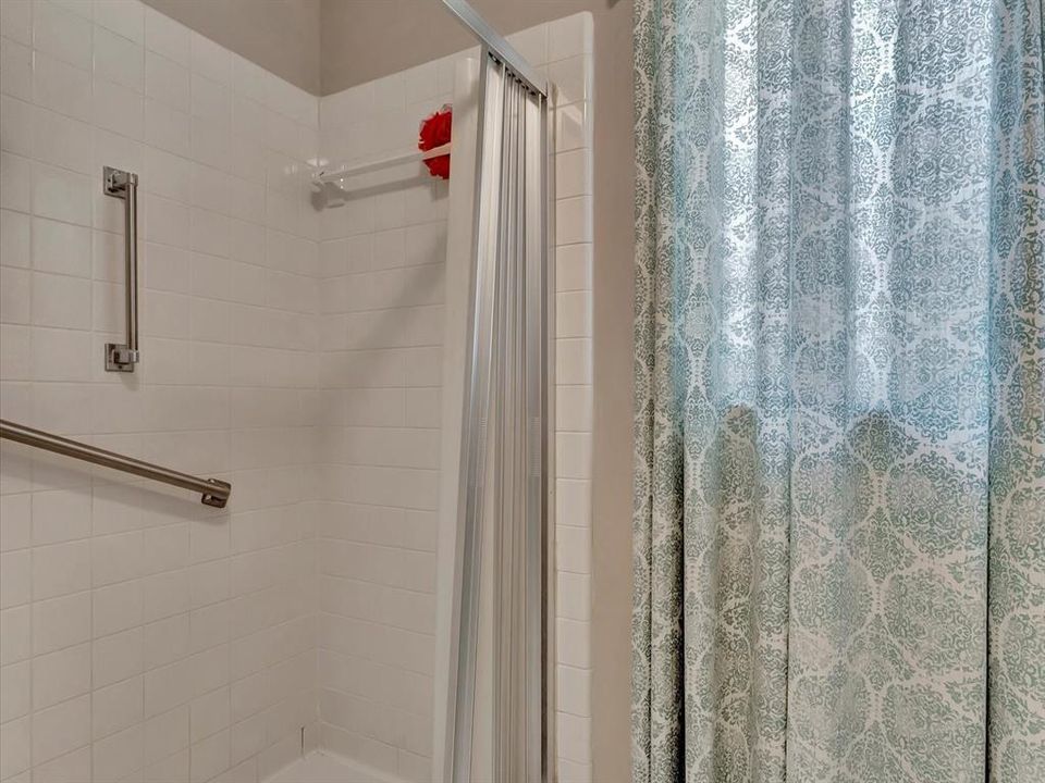待售: $295,000 (2 贝兹, 2 浴室, 1916 平方英尺)