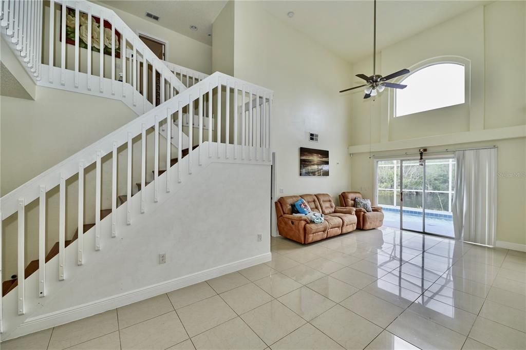 Active With Contract: $460,000 (4 beds, 2 baths, 1844 Square Feet)