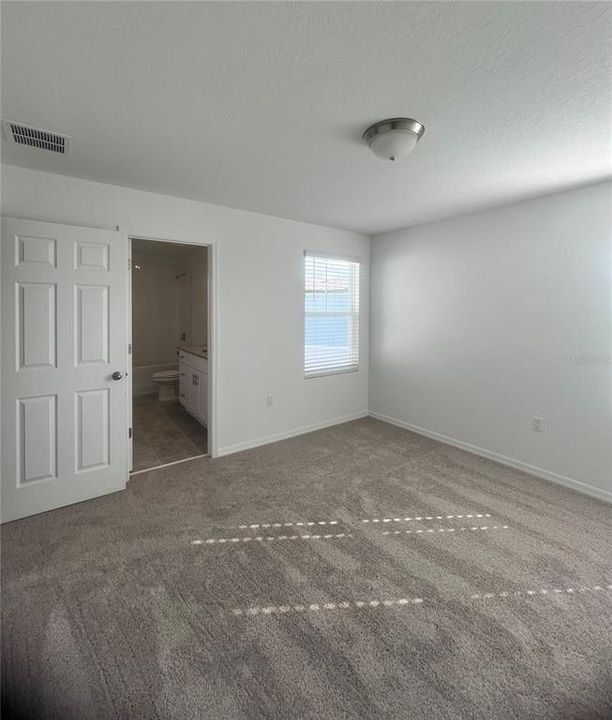 Active With Contract: $2,500 (3 beds, 2 baths, 1640 Square Feet)