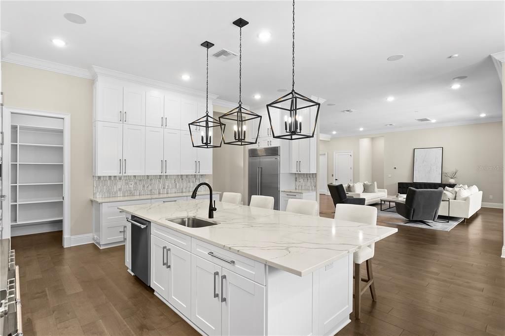 Recently Sold: $3,499,000 (5 beds, 5 baths, 5899 Square Feet)