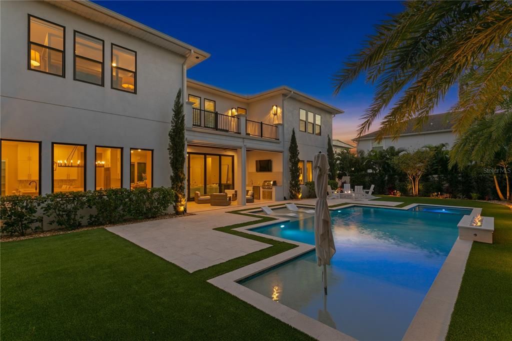 Recently Sold: $3,499,000 (5 beds, 5 baths, 5899 Square Feet)