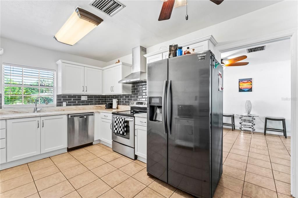 For Sale: $529,000 (4 beds, 2 baths, 1590 Square Feet)