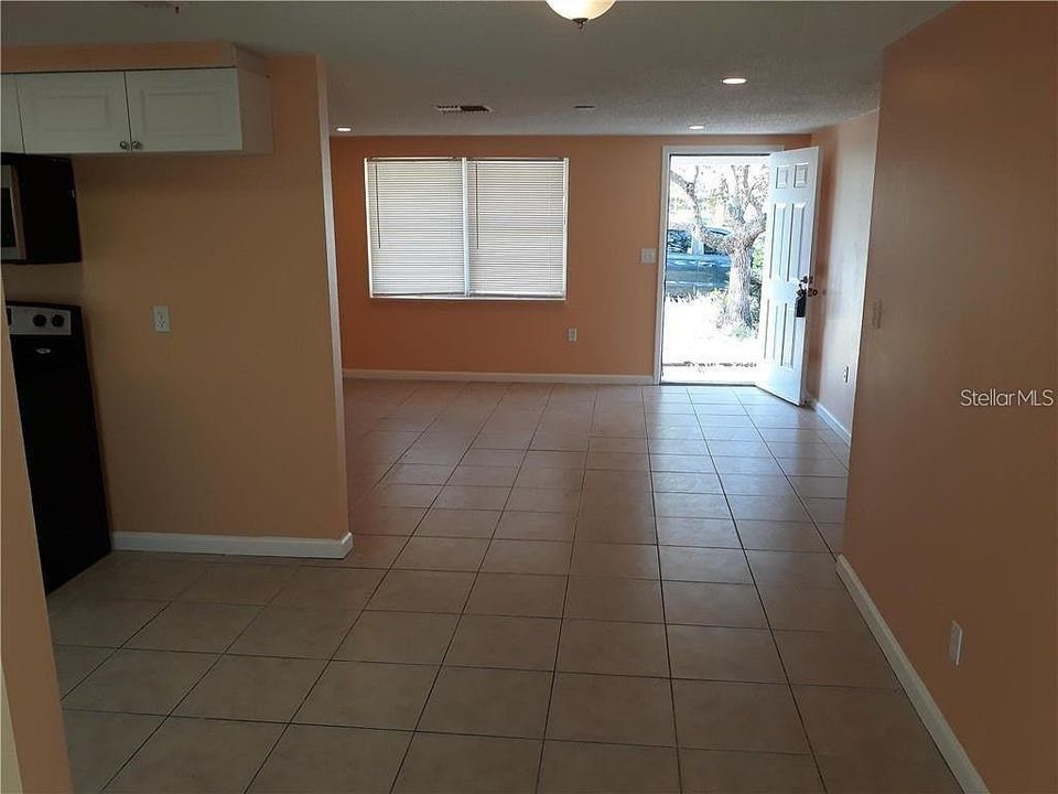 For Rent: $1,750 (3 beds, 1 baths, 1176 Square Feet)
