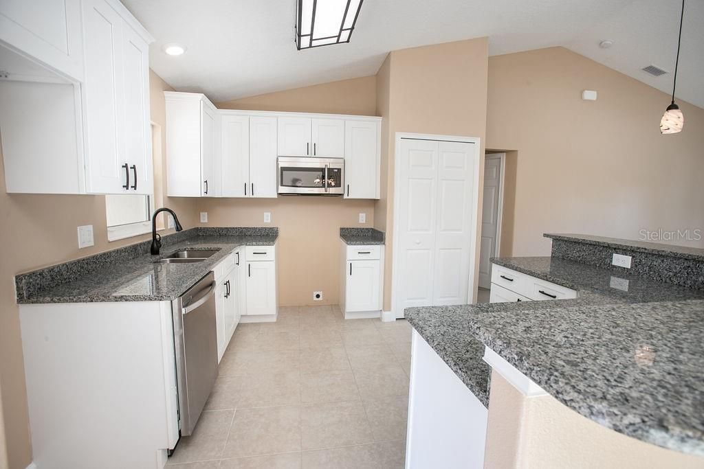 For Sale: $419,900 (3 beds, 2 baths, 1681 Square Feet)