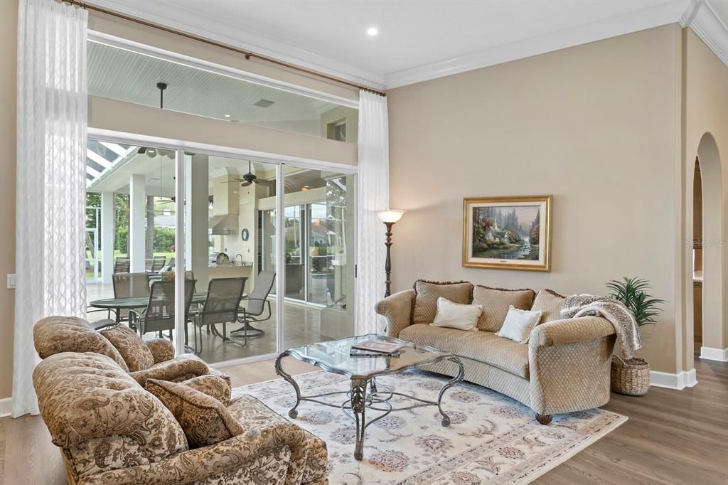 Recently Sold: $1,050,000 (5 beds, 3 baths, 3598 Square Feet)