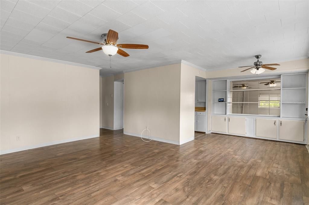 For Sale: $179,000 (2 beds, 2 baths, 1008 Square Feet)
