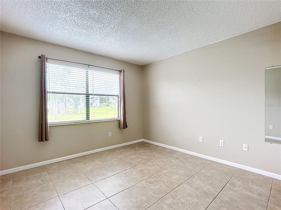 For Sale: $186,500 (2 beds, 1 baths, 757 Square Feet)