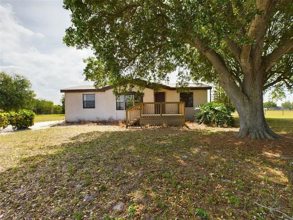 Active With Contract: $365,000 (3 beds, 2 baths, 1154 Square Feet)