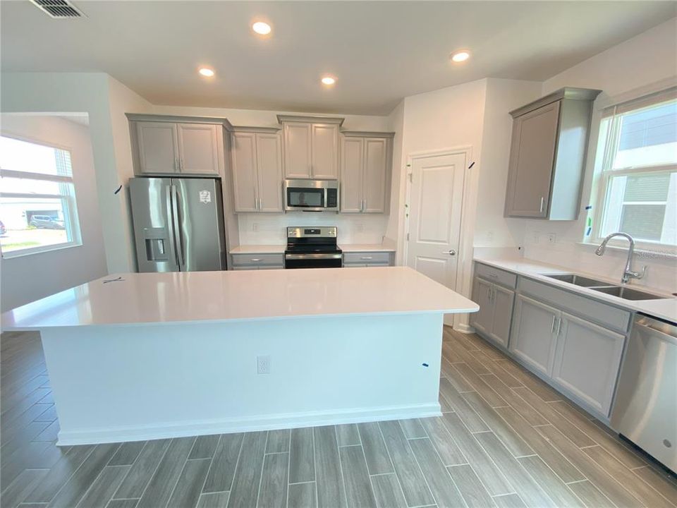 Active With Contract: $2,395 (4 beds, 3 baths, 2464 Square Feet)