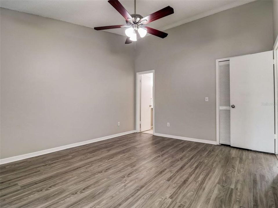 For Sale: $335,000 (3 beds, 2 baths, 1131 Square Feet)