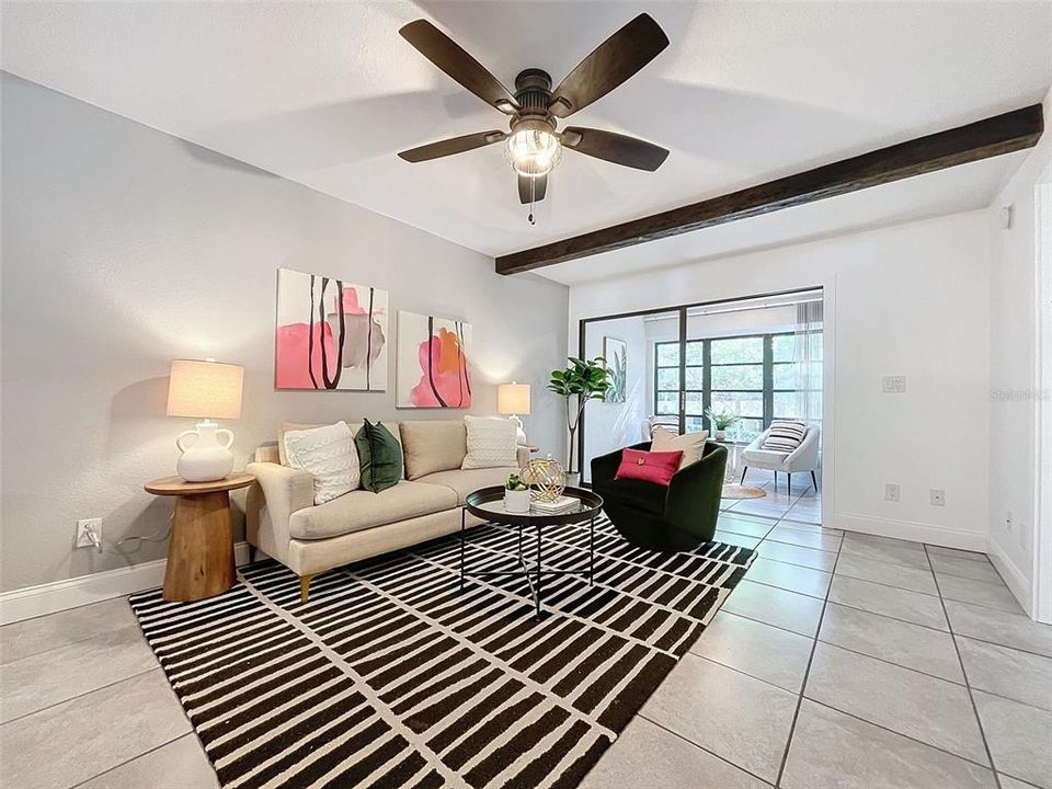 Active With Contract: $239,900 (2 beds, 2 baths, 940 Square Feet)
