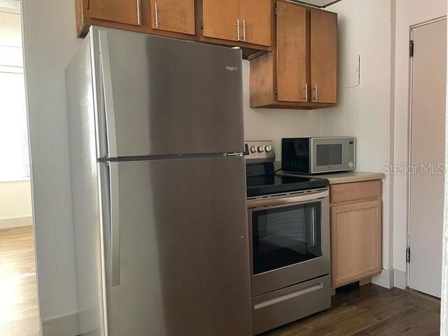 For Rent: $1,150 (1 beds, 1 baths, 750 Square Feet)