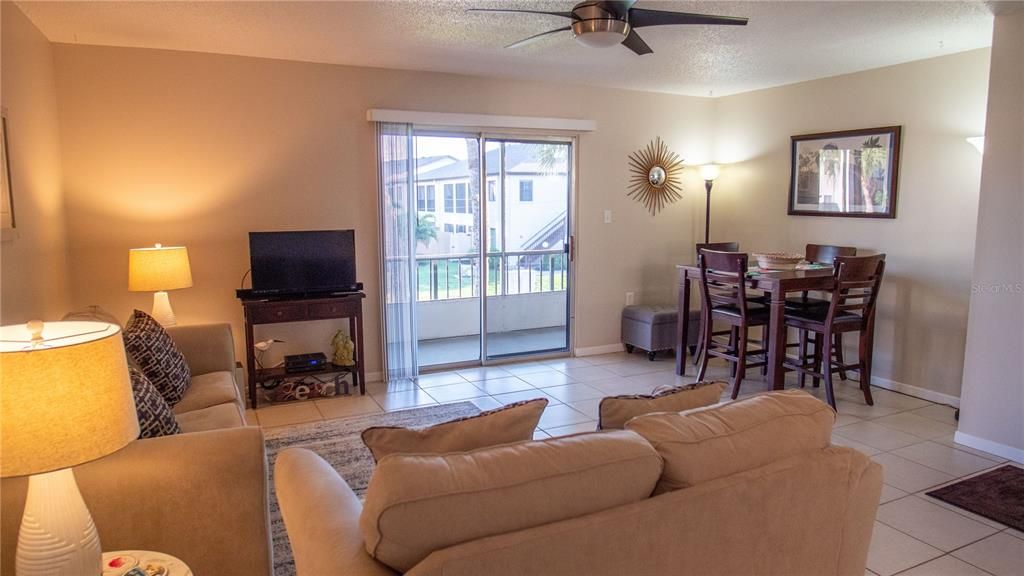 Recently Sold: $132,500 (1 beds, 1 baths, 745 Square Feet)