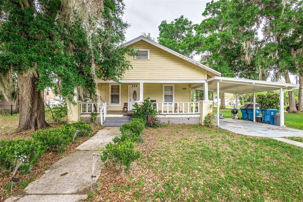 Active With Contract: $207,900 (3 beds, 1 baths, 1258 Square Feet)