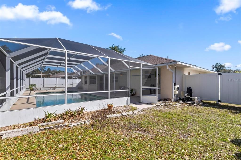 Recently Sold: $379,000 (3 beds, 3 baths, 2053 Square Feet)
