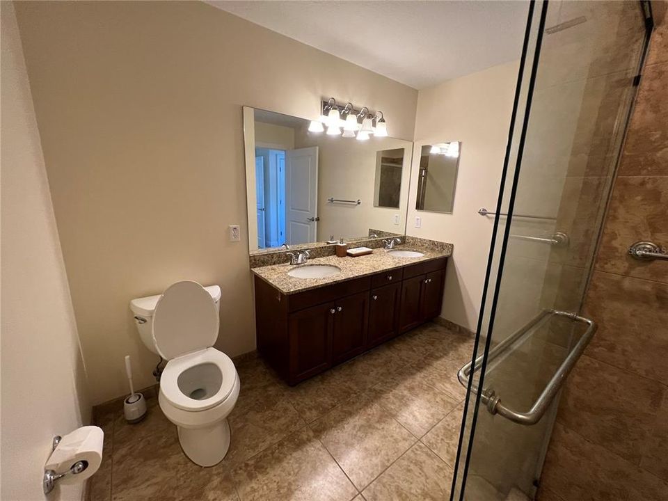 最近租的: $2,500 (1 贝兹, 2 浴室, 1272 平方英尺)