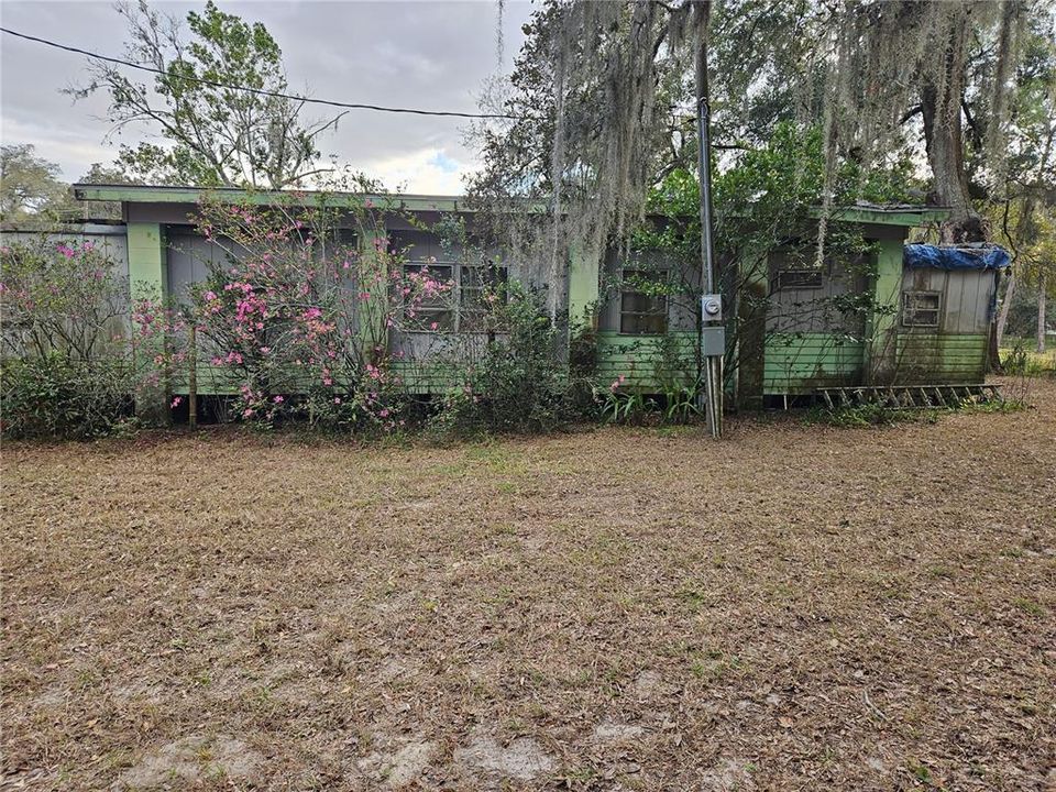 For Sale: $99,900 (2 beds, 1 baths, 520 Square Feet)