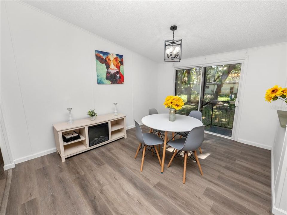 Recently Sold: $255,000 (3 beds, 2 baths, 1782 Square Feet)