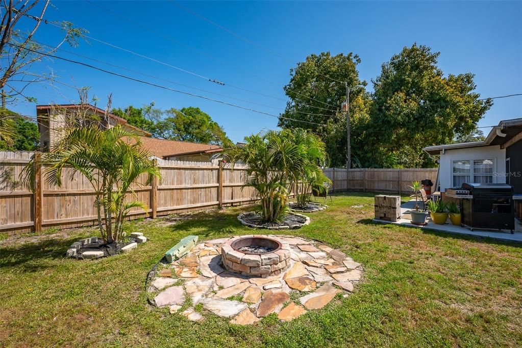 Recently Sold: $425,000 (2 beds, 3 baths, 1073 Square Feet)