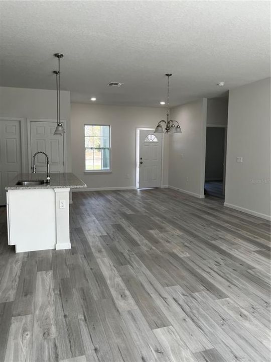 For Rent: $2,600 (4 beds, 2 baths, 1765 Square Feet)