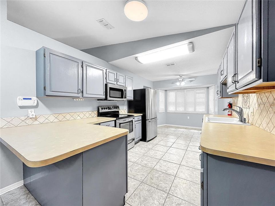 For Sale: $275,000 (2 beds, 2 baths, 1481 Square Feet)