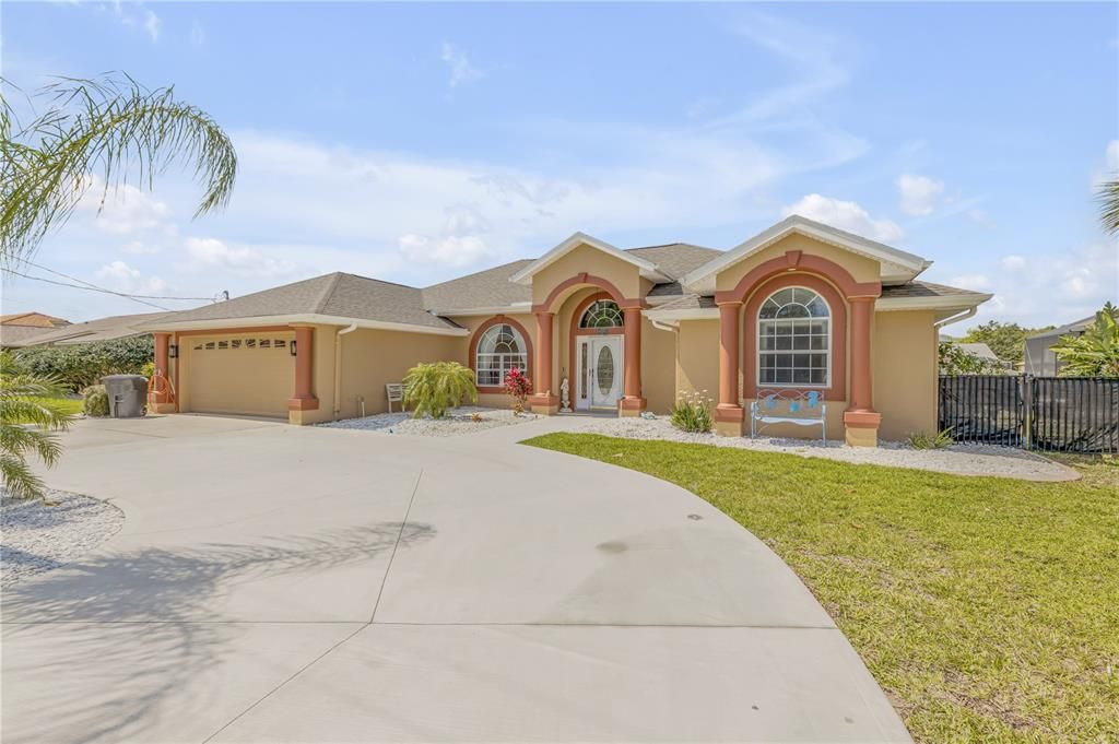Recently Sold: $798,900 (3 beds, 3 baths, 2105 Square Feet)