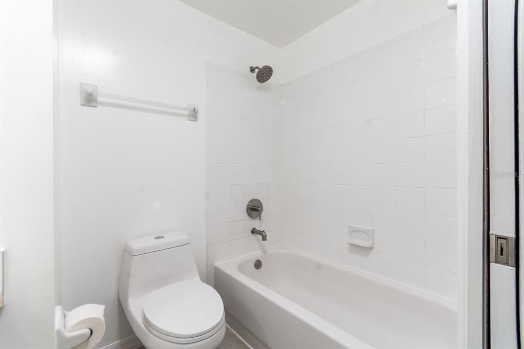最近租的: $1,800 (1 贝兹, 1 浴室, 1200 平方英尺)
