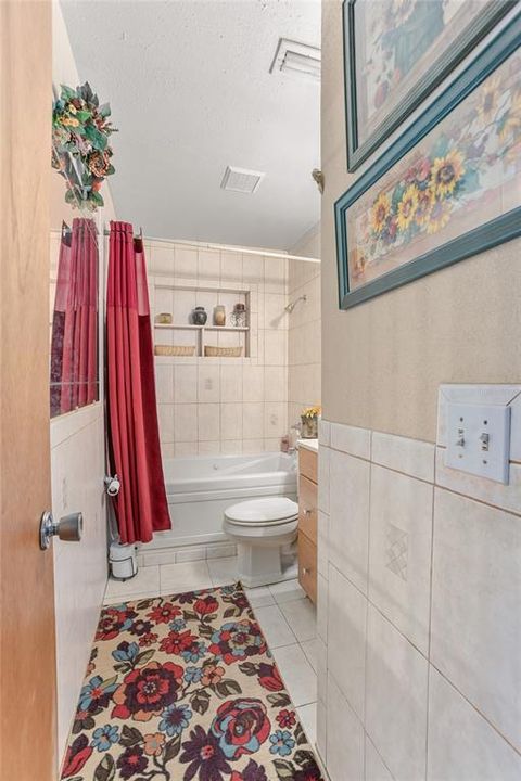 最近售出: $275,000 (3 贝兹, 2 浴室, 1300 平方英尺)