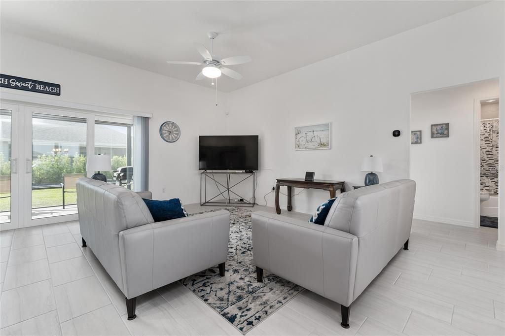 Active With Contract: $399,900 (3 beds, 2 baths, 1450 Square Feet)