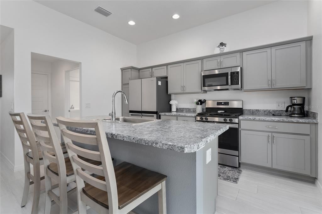 Active With Contract: $399,900 (3 beds, 2 baths, 1450 Square Feet)