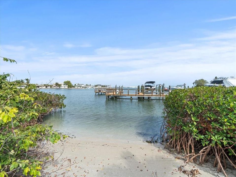 Active With Contract: $1,650,000 (3 beds, 2 baths, 2460 Square Feet)