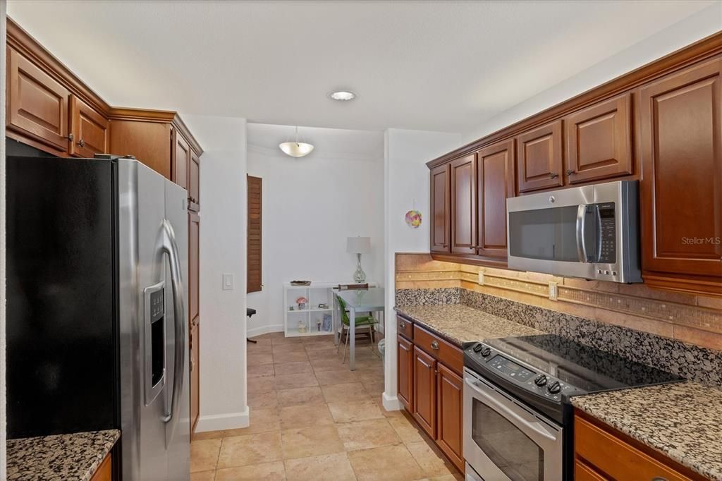 For Sale: $405,000 (2 beds, 2 baths, 1543 Square Feet)