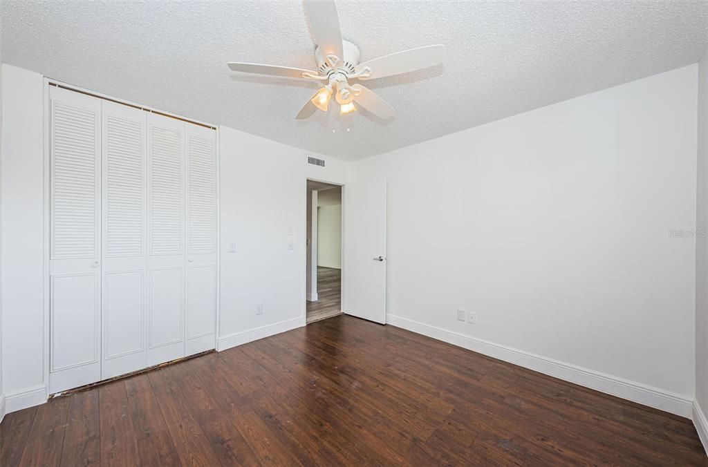 For Sale: $149,000 (2 beds, 1 baths, 840 Square Feet)