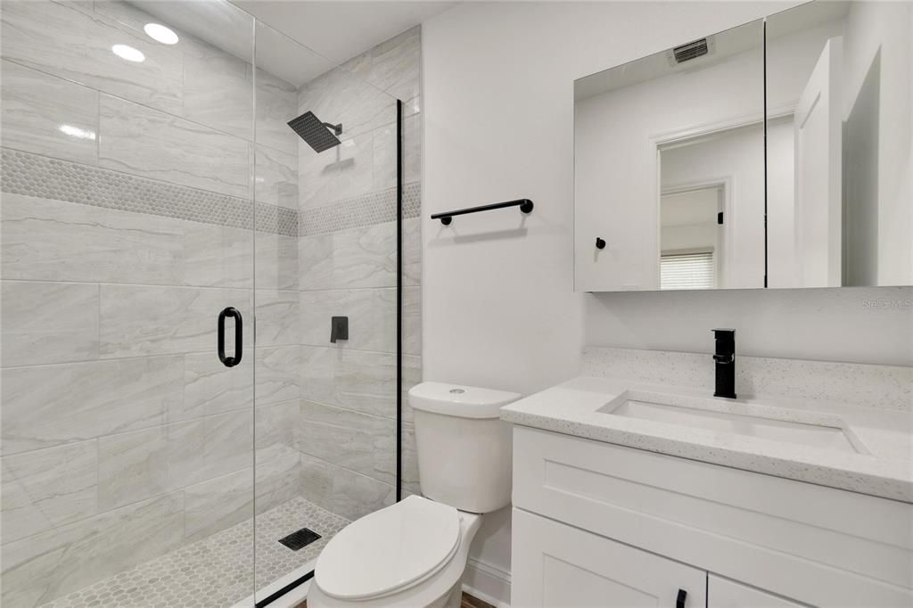 最近租的: $2,200 (3 贝兹, 2 浴室, 1095 平方英尺)