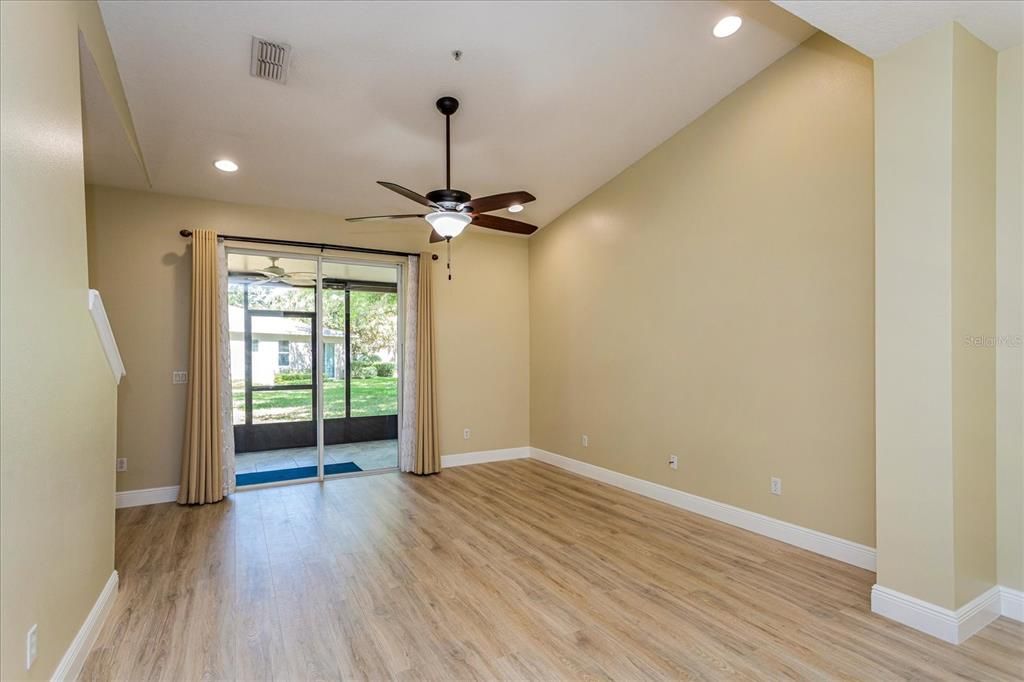 Active With Contract: $369,900 (3 beds, 2 baths, 1686 Square Feet)