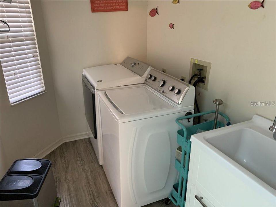For Rent: $2,250 (2 beds, 2 baths, 1453 Square Feet)