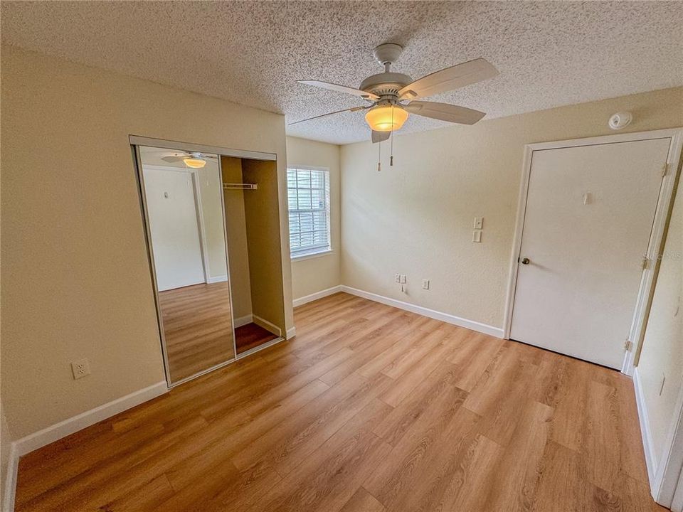For Sale: $189,500 (2 beds, 2 baths, 950 Square Feet)