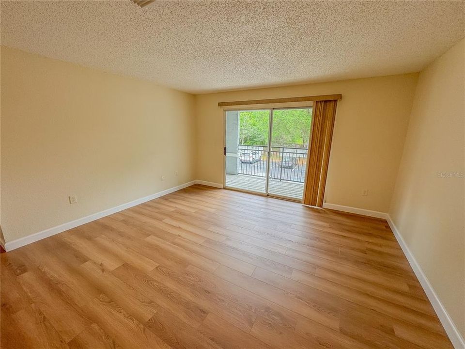 For Sale: $189,500 (2 beds, 2 baths, 950 Square Feet)