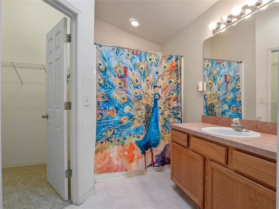 Active With Contract: $315,000 (3 beds, 2 baths, 1377 Square Feet)