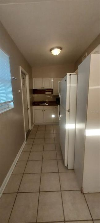 Active With Contract: $189,000 (2 beds, 1 baths, 645 Square Feet)