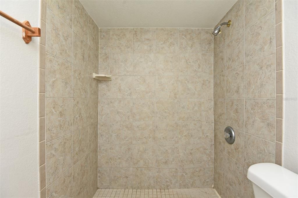 待售: $145,000 (2 贝兹, 2 浴室, 1036 平方英尺)