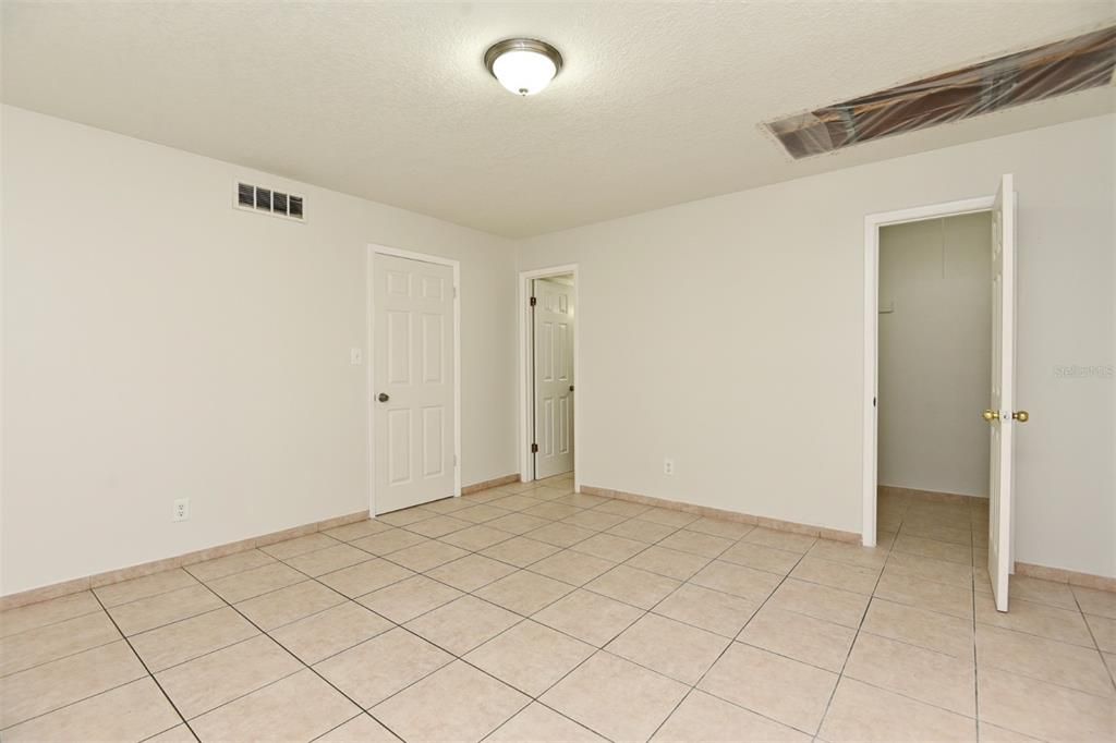 For Sale: $145,000 (2 beds, 2 baths, 1036 Square Feet)