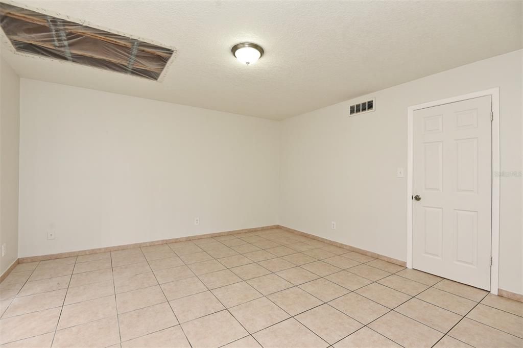 For Sale: $145,000 (2 beds, 2 baths, 1036 Square Feet)