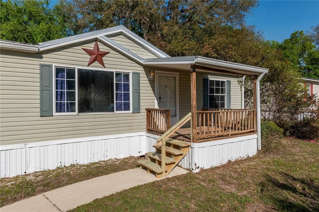 Recently Sold: $195,000 (3 beds, 2 baths, 1404 Square Feet)
