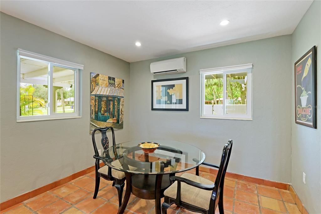 Active With Contract: $699,900 (2 beds, 2 baths, 1710 Square Feet)